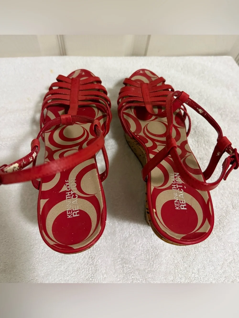 Kenneth Cole Reaction bold red